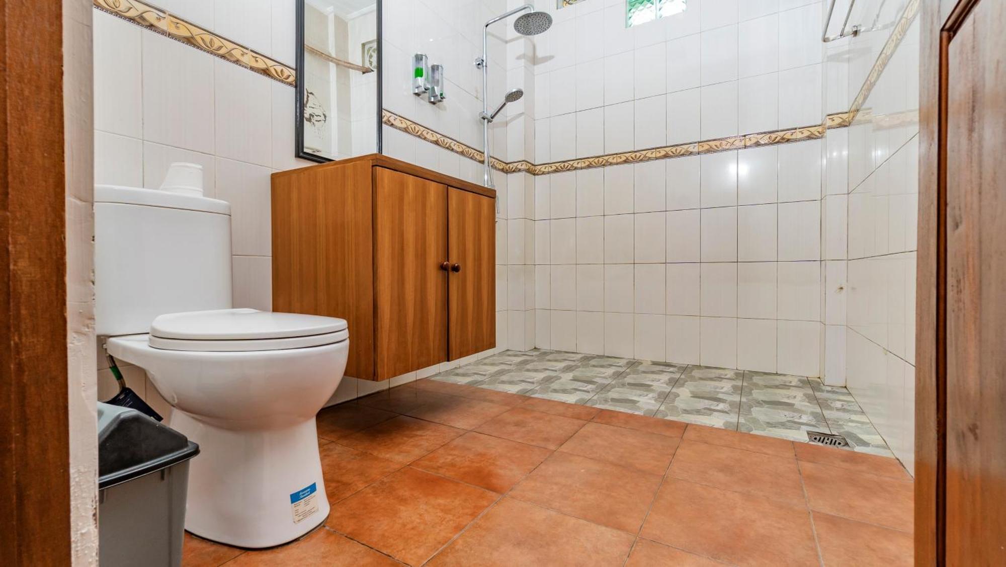 Guest house Esty House 2*